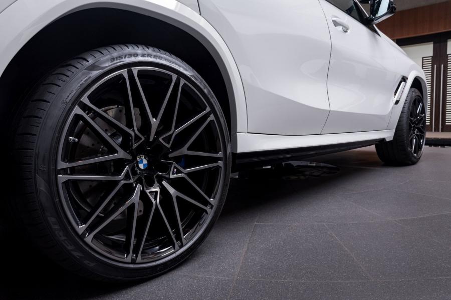 Колеса BMW X6 M Competition (F96) 2020 года  (UAE) (фото 2 из 41)